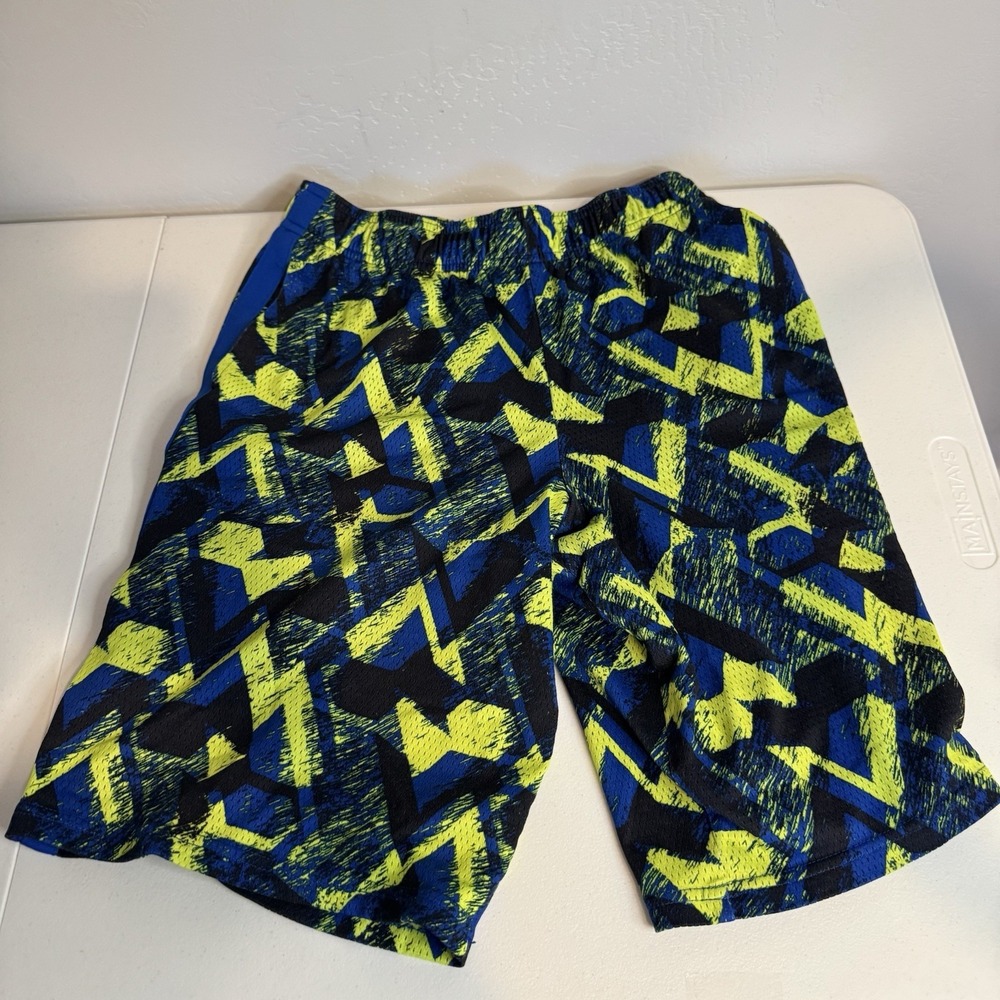 C9 Champion Boys Black, Blue And Yellow Shorts Size XL (16-18) Athletic
